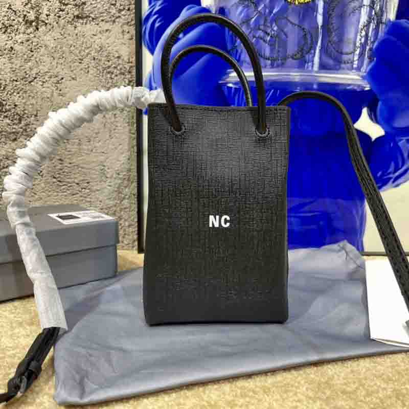 

Classic Women Shoulder Bags Tote Leather Handbags Crossbody Fashion Womens Purse Letters Square Bag Purses Designers Totes Soild D2302251F, Black