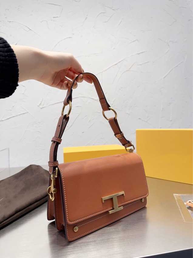 

2023 High Quality Women Bags Spring summer metal chain strap messenger shoulder female portable small square bag 70%off Factory Handbags, Black5