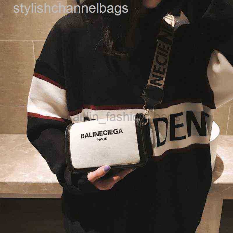 

Clutch Bags Fashion Design PU Leather Crossbody Bags for Women Luxury Korean Version Simple Shoulder Bag Female Purse and Handbag 0225/23, Grey