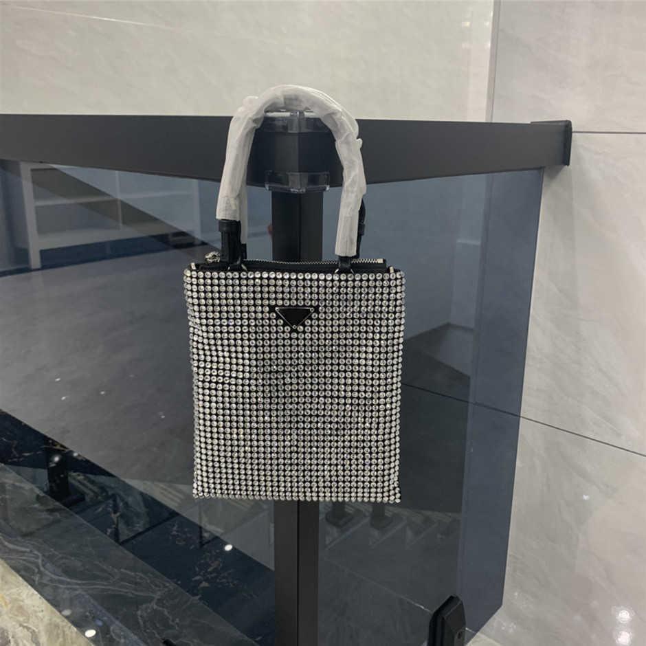 

2023 New Luxury High Quality Fashion Bag new messenger full diamond chain single shoulder portable small square women's bagHigh, Black6