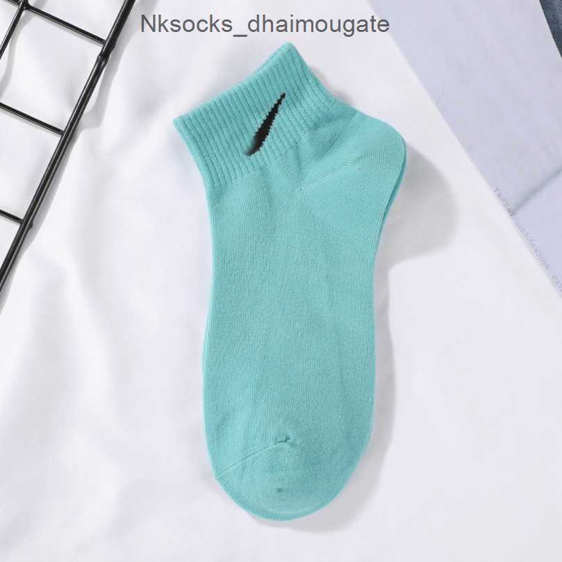 

Classic Fashion Men's Socks Women's Hook Brand Stockings Designers Colorful Low Medium Long Cylinder Women Men Couple's Stocking Breathable Yoga Sports Sock Cirv, Violet