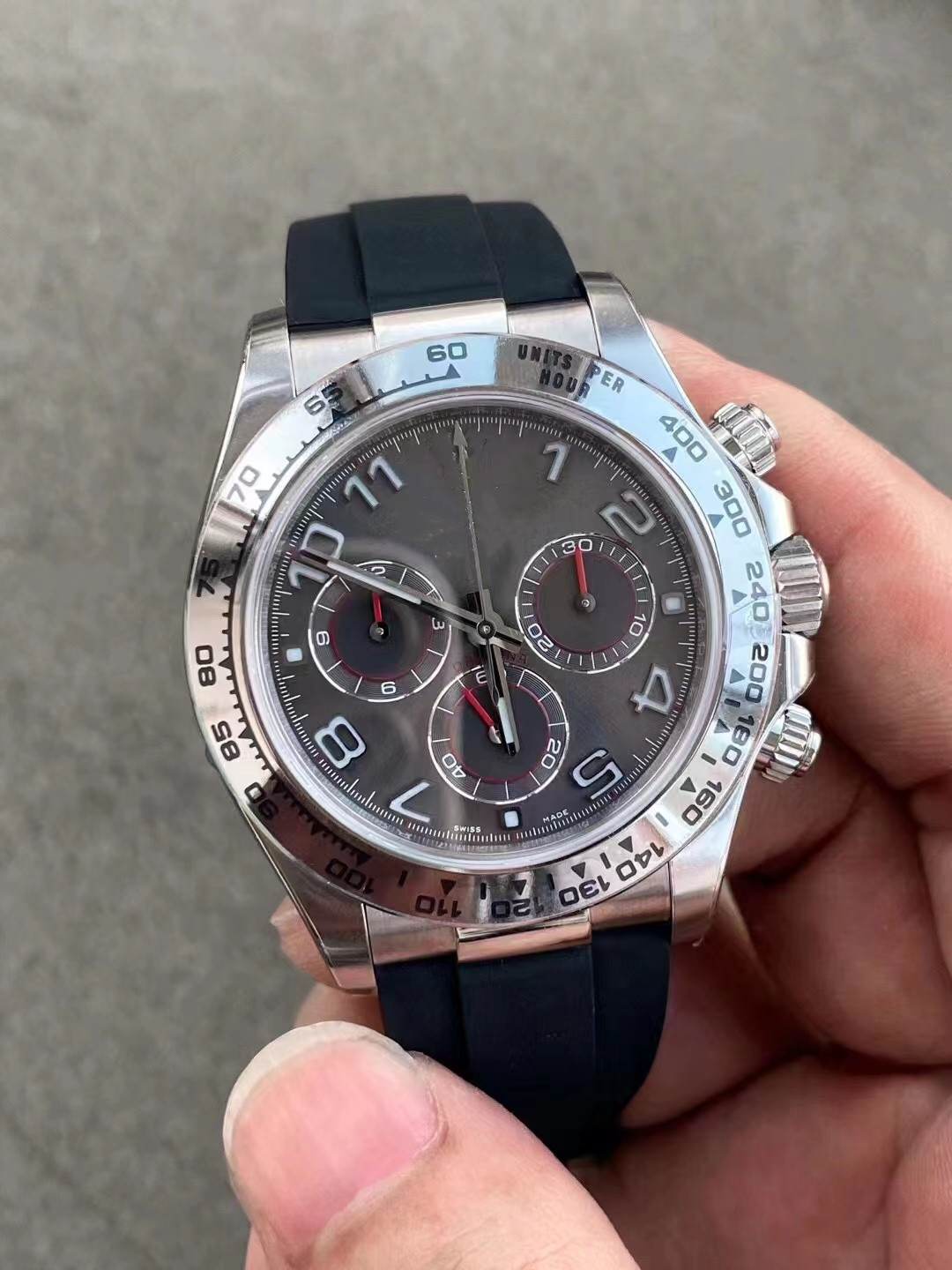 

Clean factory watch diameter 40 mm thick 12.2 mm equipped with 4130 movement minute second timing display power storage 72 hours Natural rubber watch band, As shown