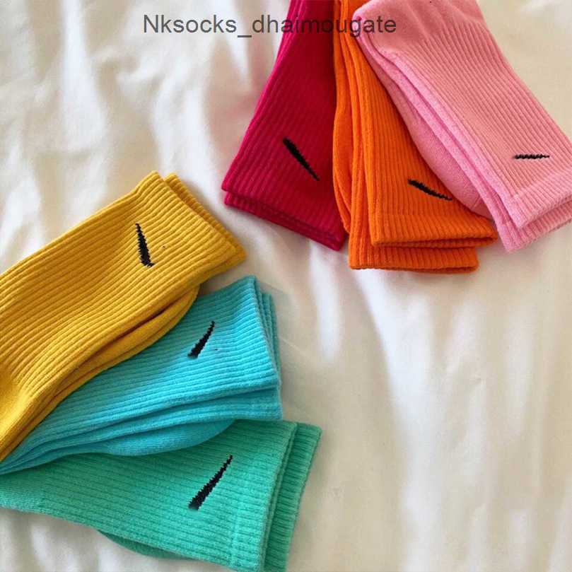 

Luxury Men's Fashion Socks Women's Hook Brand Stockings Designers Candy Colorful Medium Long Women Men Couple's Stocking Breathable Yoga Sports Running Sock Lnyg, Yellow