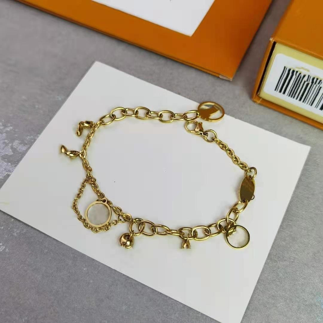 17 styles Designer Gold Chain Bracelet Womens Bracelets Love Jewelry Luxury Letter Pendant V Bracelet For Women Charm Earring Wedding