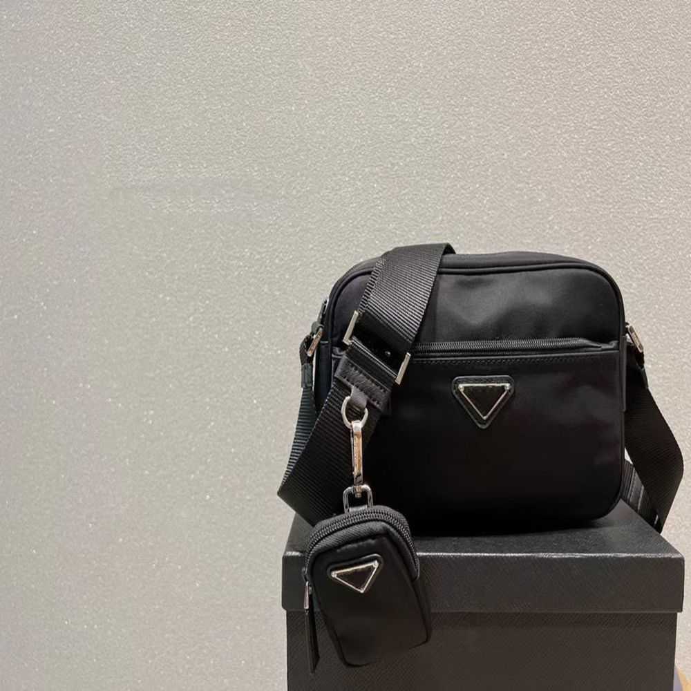 

70% 2023 High quality luxury Light messenger Messenger shoulder sports nylon cloth camera men's and women'sHigh quality, Black7