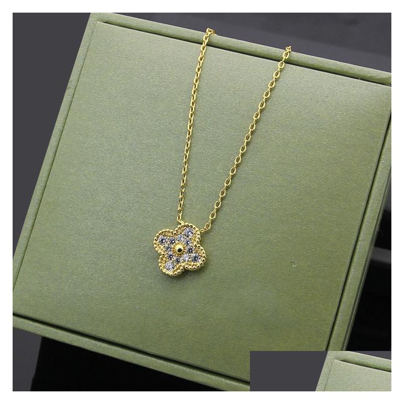 

Pendant Necklaces Womens Luxury Designer Buckle Fl Diamond Necklace Fashion Single Flower Fourleaf Clover Cleef 18K Gold Drop Delive Dhkfw