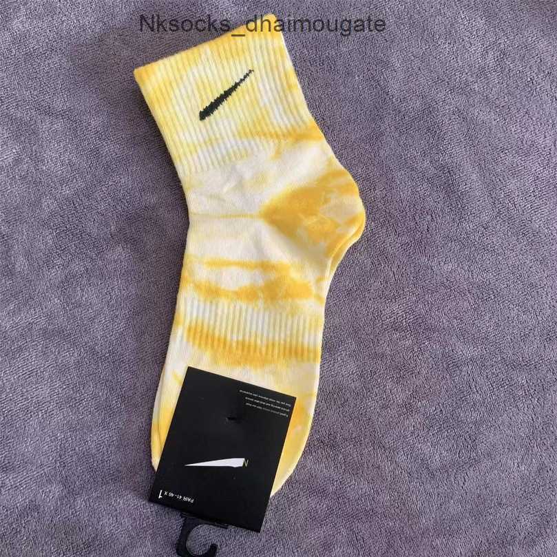 

Fashion Men's Classic Socks Women's Hook Brand Stockings Designers Breathable Versatile Couple's Men Women Tie Dyed Medium Long Short Tube Stocking Sports Sock Ax9r, Purple