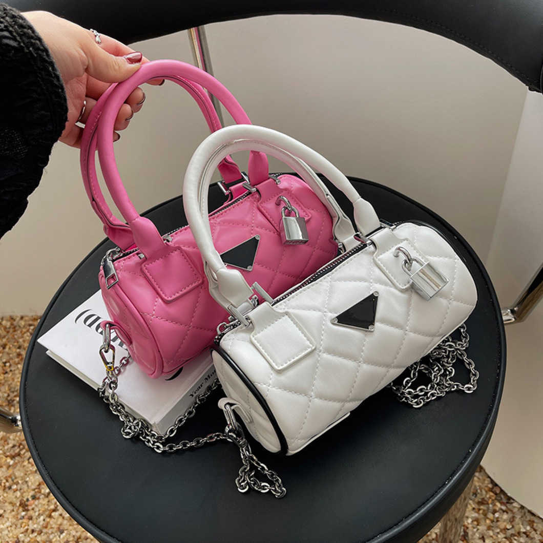 

New fashion bag wholesale market minority spring new temperament simple solid color rhombic pattern Single Shoulder Messenger HandbagHigh, White8