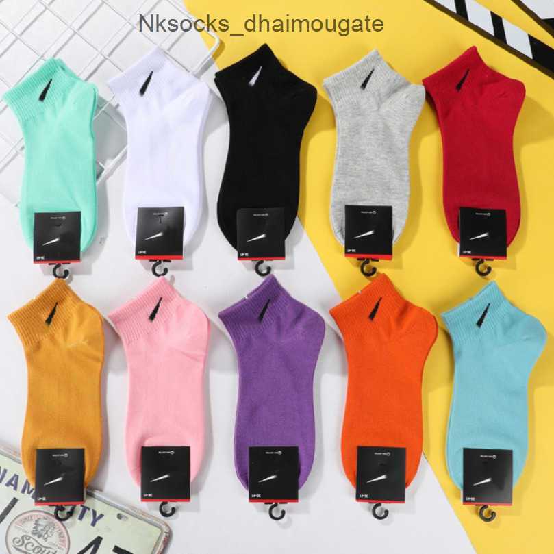 

Classic Fashion Men's Socks Women's Hook Brand Stockings Designers Colorful Low Medium Long Cylinder Women Men Couple's Stocking Breathable Yoga Sports Sock Venm, Violet