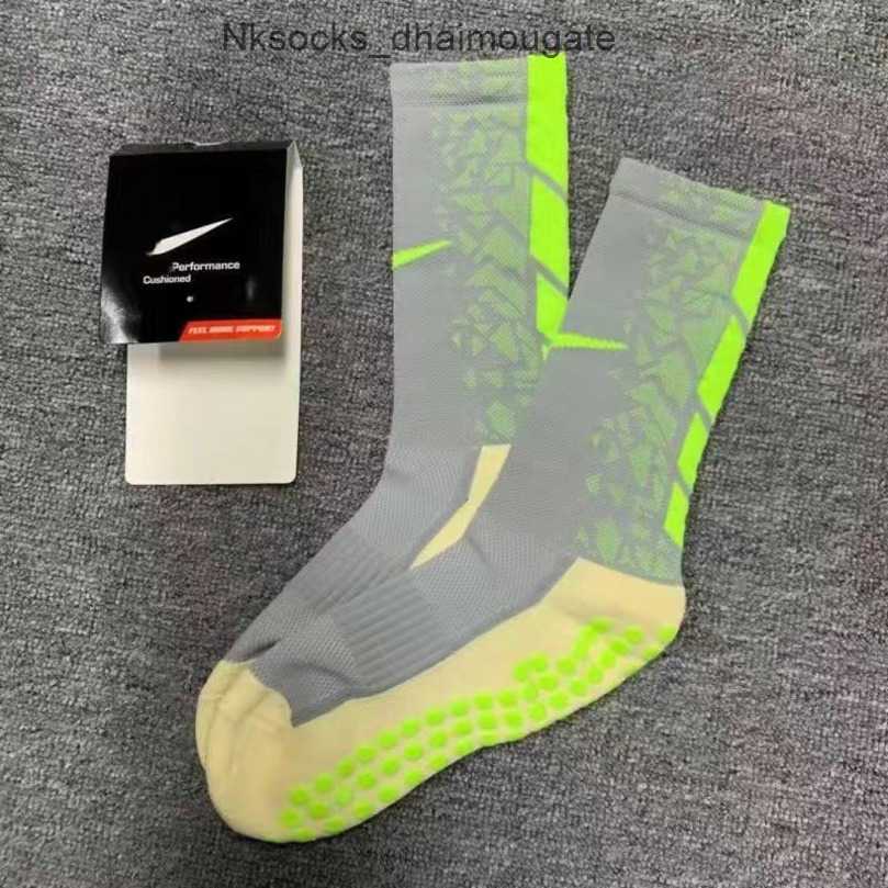 

Fashion Men's Luxury Socks Women's Hook Brand Fish Scale Antiskid Stockings Designers Men Women Sports Football Stocking Marathon Running All-over Sock Jpb7