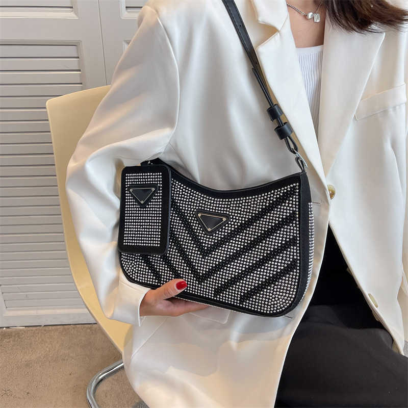 

2023 high quality luxury foreign style bright diamond womens summer new small square single shoulder texture handheld armpit baghigh, Green9