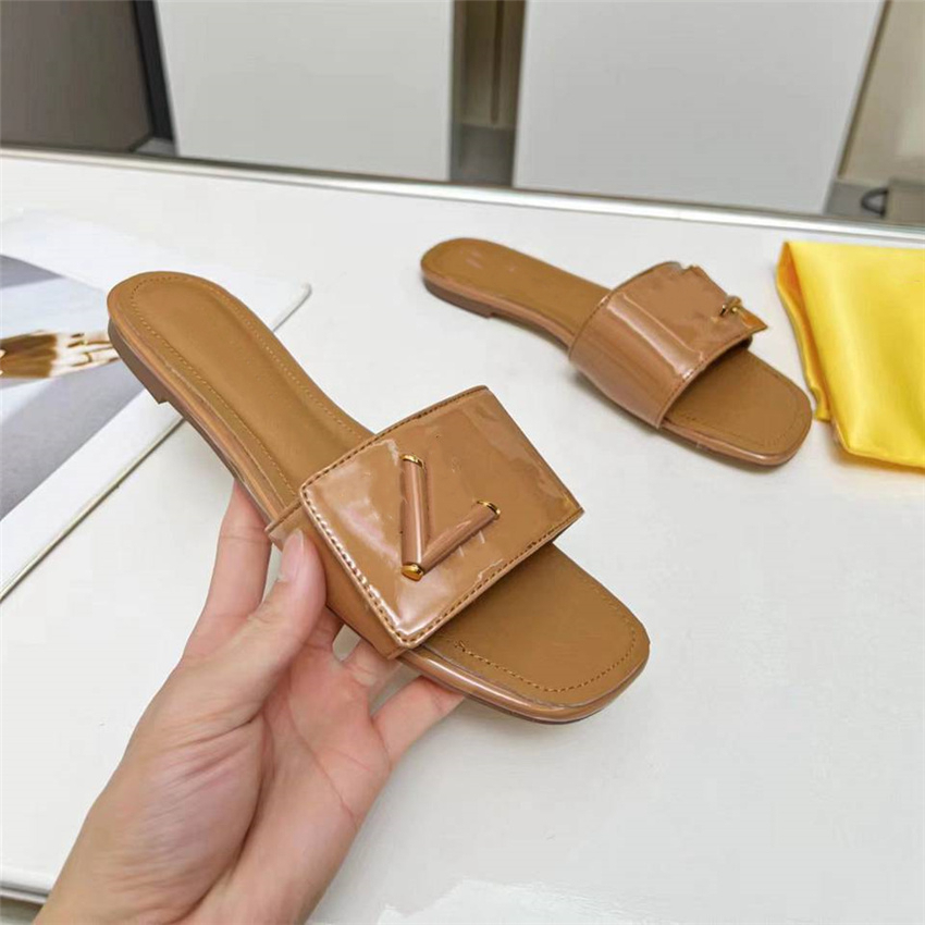 

Fashion Slippers 2023 Louiseity Luxury design Summer Men flat Women Slope Heel Leather Rubber Letter Logo Casual Sandals Viutonity 05-0022