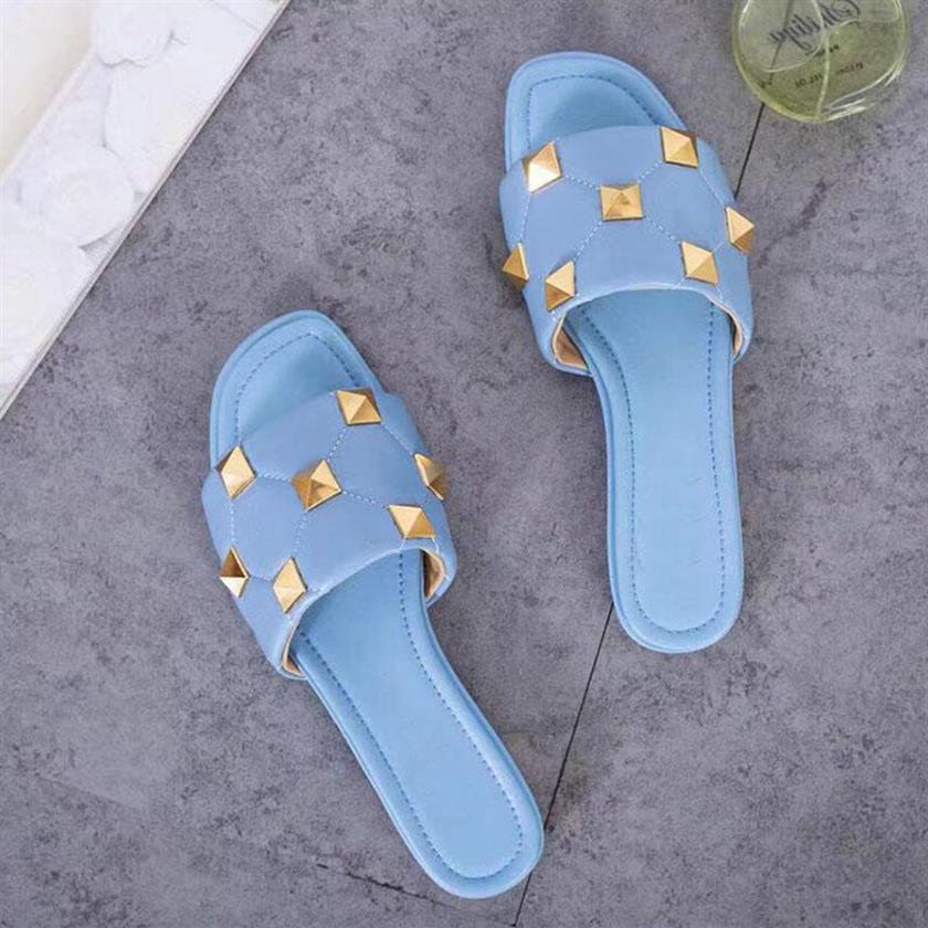 

Summer Top Luxury Designer Womens Flat Slippers Fashion Oversized Golden Rivets Sexy Ladies Leather Slides Flip Flops Sandals Wedd248y