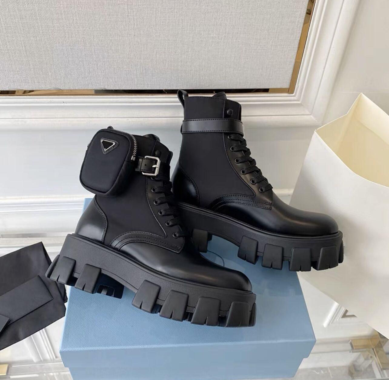 

Women Designer Brushed Leather Nylon Laced Fabric Boots Monolith Mini Bag Lug Sole Combat Women Ankle Biker Australia Platform Heels Sneakers Size 35-40