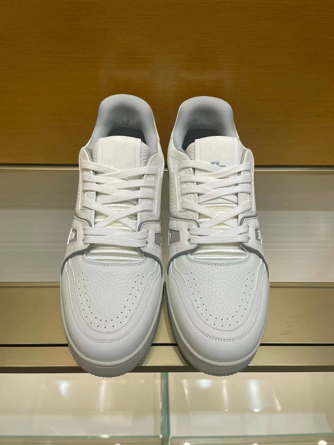 

New men's small white shoes white stitching car line 1A8WAV trainer shoes