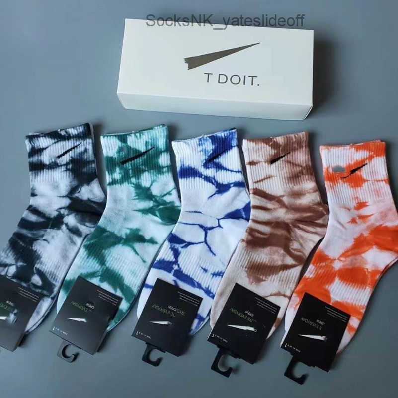 

Men's Luxury Fashion Socks Gift Box Women's Hook Classic Brand Designers Tie Dyed Multicolor Sports Stockings Men Women Cotton Breathable Stocking All-over Sock 38kl, Gift box medium 9