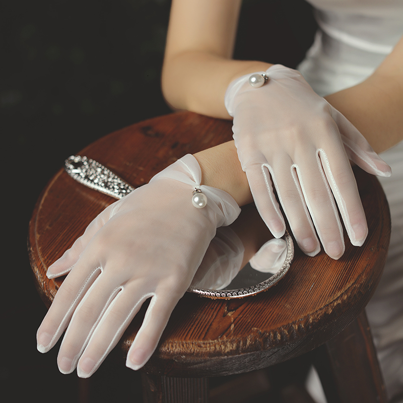 

Five Fingers Gloves WG014 Elegant Bridal Wedding White Short Tulle or Satin Pearls Beading Women Bride Bridesmaid Finger Wrist 230225