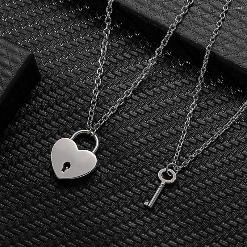 

Pendant Necklaces Trendy Key Lock Necklace For Women And Man Friend Adjustable Geometric Choker Couples Matching Chain Fine Jewelry