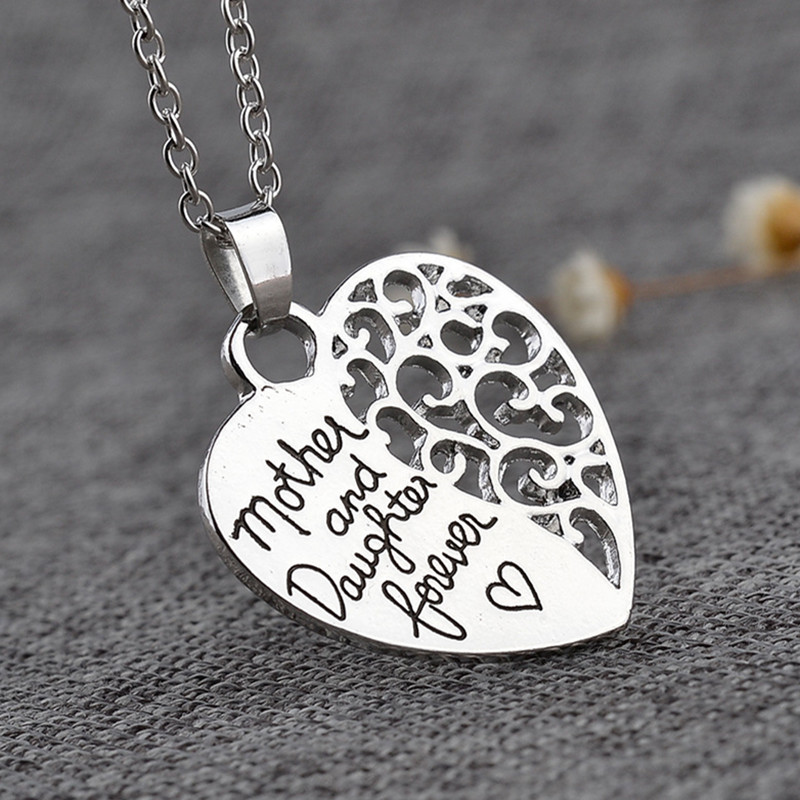 

Mothers Day Mother and Daughter Letters Heart Pendants Designer Necklace Woman South American Silver Plated Pendant Necklaces Chain Jewelry Chokers Mom Gift