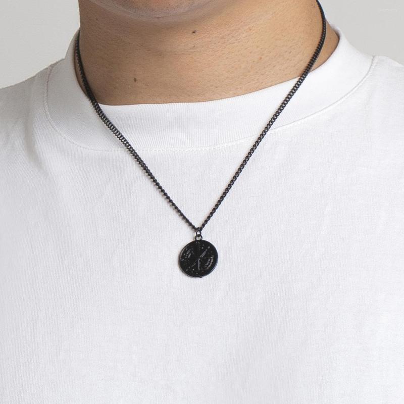 

Pendant Necklaces KunJoe Punk Style Black Color Spray Paint Metal Chain Personality Simple Compass Men And Women Unisex Necklace Jewelry