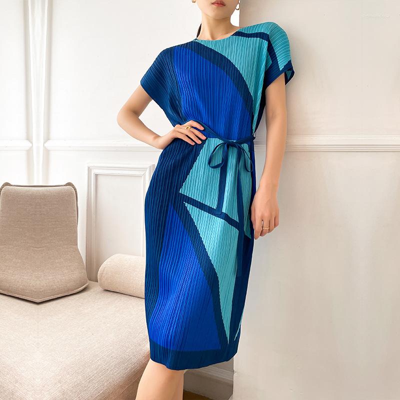 

Party Dresses Miyake Pleated Summer French High-end Long Skirt Temperament Design Sense Niche Gradient Color A-line Dress, Picture color