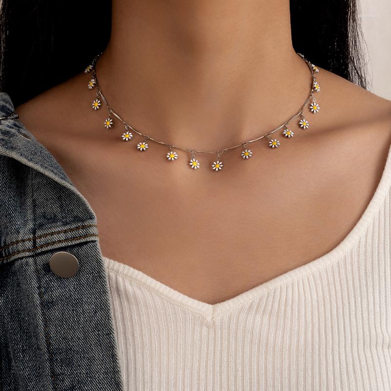 

Pendant Necklaces Bohemian Lovely Drop Oil Flowers Tessal Necklace For Women Girls Statement Short Summer Vacation Jewelry 17791