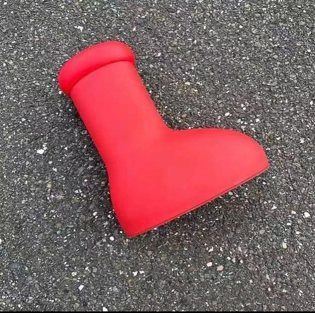 

2023 MSCHF Astro Boy Big Red Boots Shoes For Womens Mens Fashion Solid Round Toe Flat EVA Rubber Rain Boot Thick Bottom Non Slip Booties XZI