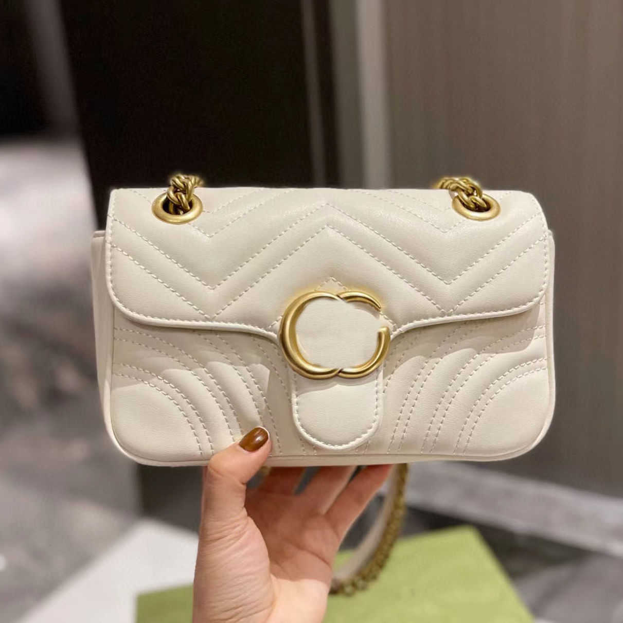 

Brand Designer Bags Handbag Shoulder Crossbody Bag Tote bag New Classic Love Chain 4 colors # 2 Embroidery High-end Exquisite Fashion Envelope bag Factory Direct, Red