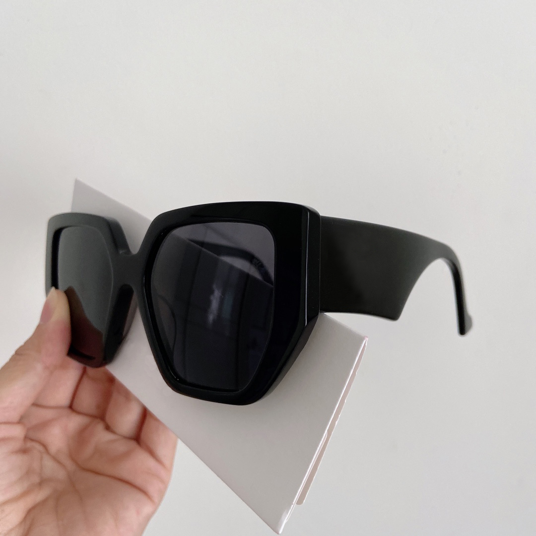 

Black Gold Grey Oversized Sunglasses 0956 Women Big Frame Sun Glasses Sunnies Designers Sunglasses occhiali da sole Sunnies UV400 Eyewear with Box