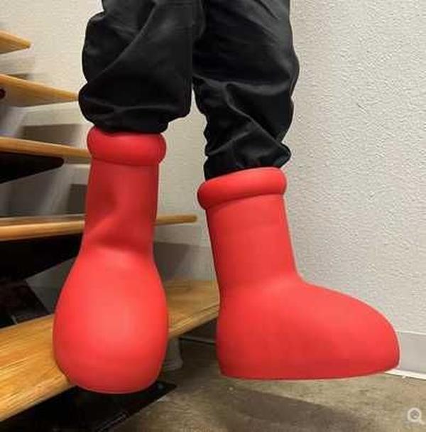 

2023 Mschf Men Women Rain Boots Designers Big Red Boot Thick Bottom Non-slip Booties Rubber Platform Bootie Fashion Astro Boy Size 35-46 xPT, The same style as astro boy
