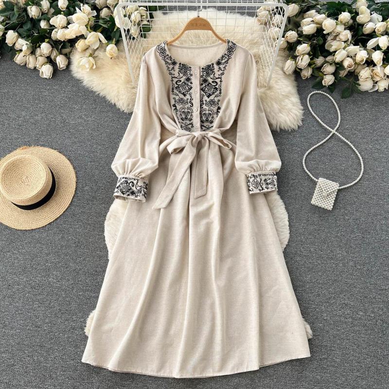 

Casual Dresses VANOVICH Bohemian National Embroidery Vintage Belt Waist Cotton And Linen Dress Women's O-neck Lantern Sleeve Long A-line, White