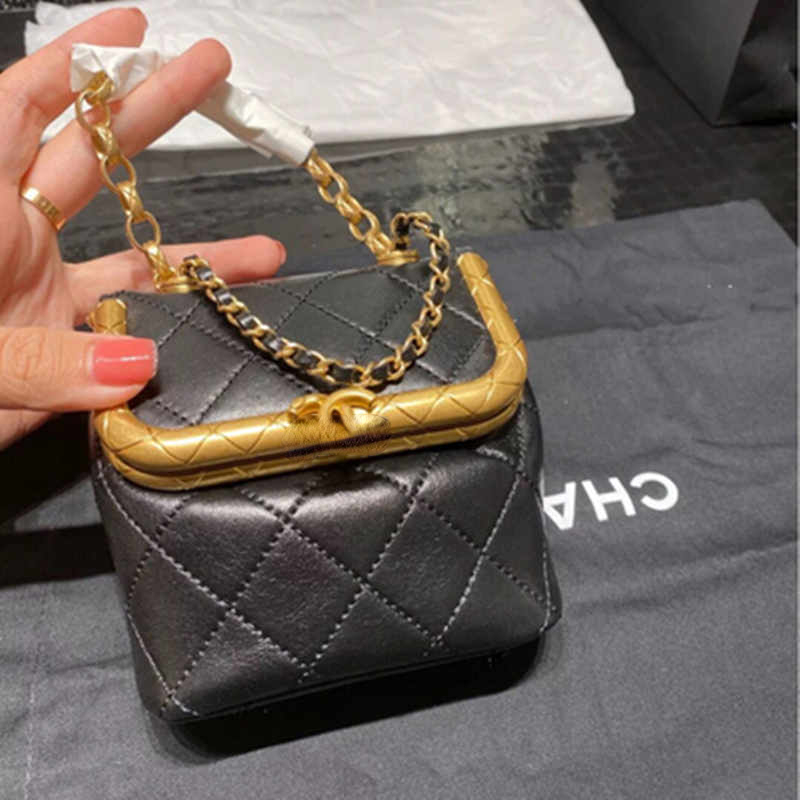 

design luxury Designer Shell Bag Tote Women Pleated Perforated Handbag Shoulder Soft Leather Luxury Designer Brand Crobody Female Bucket 202, 11