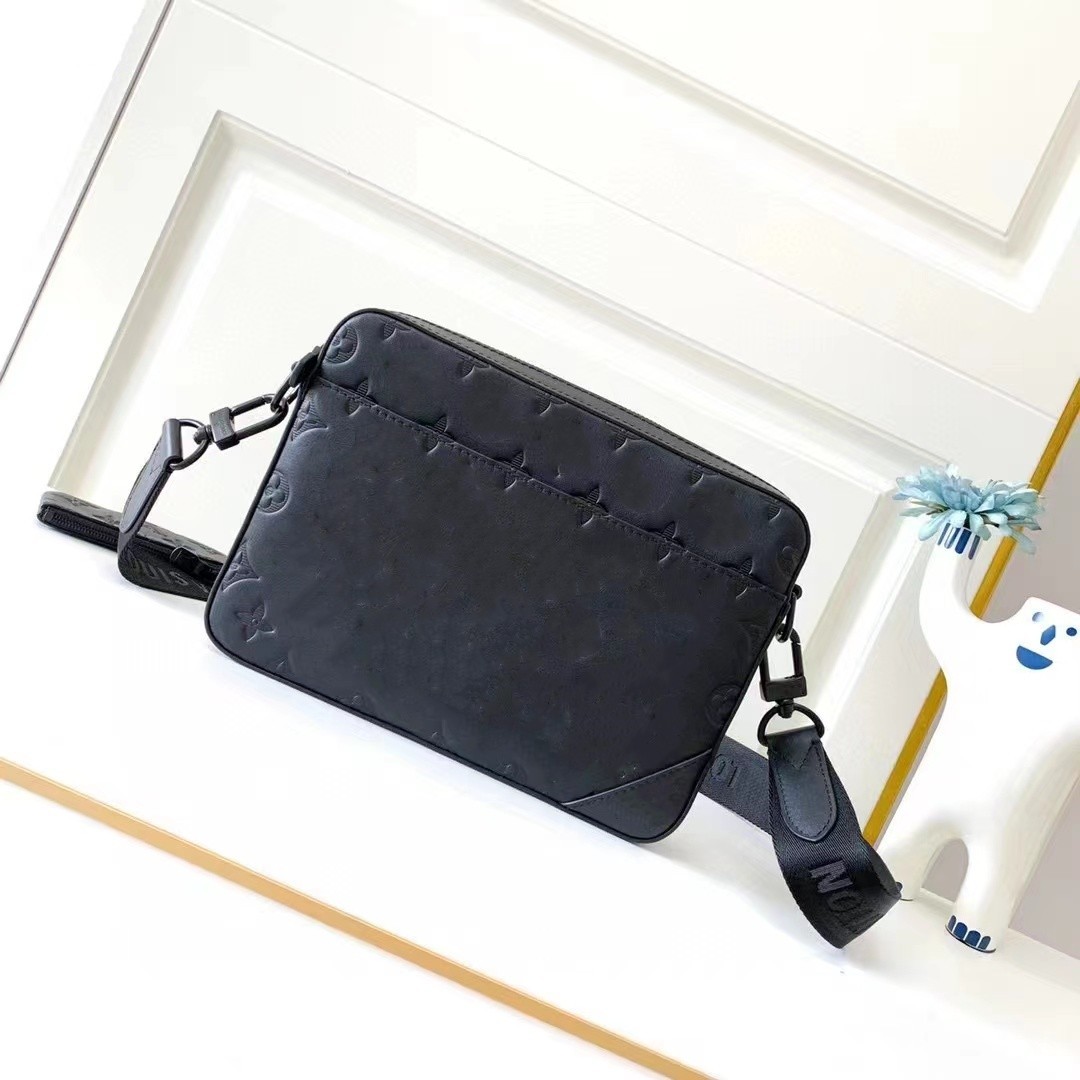 

Men's new shoulder bag with cow leather embossed design m69827 duo messenger bag