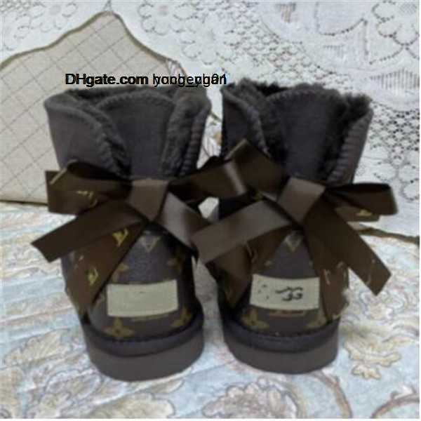 

High quality 2023 Aus L bow U short women snow boots Soft comfortable Sheepskin keep warm plush boots with card dustbag beautiful gifts, Brown