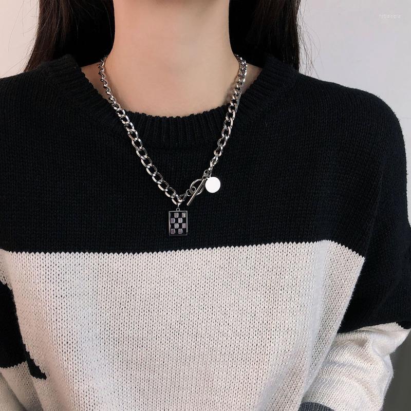 

Chains Necklace For Women Square Checkerboard Pendant Necklaces Woman Trend Neck Silver Color Korean Fashion Couples Party Girl Gift