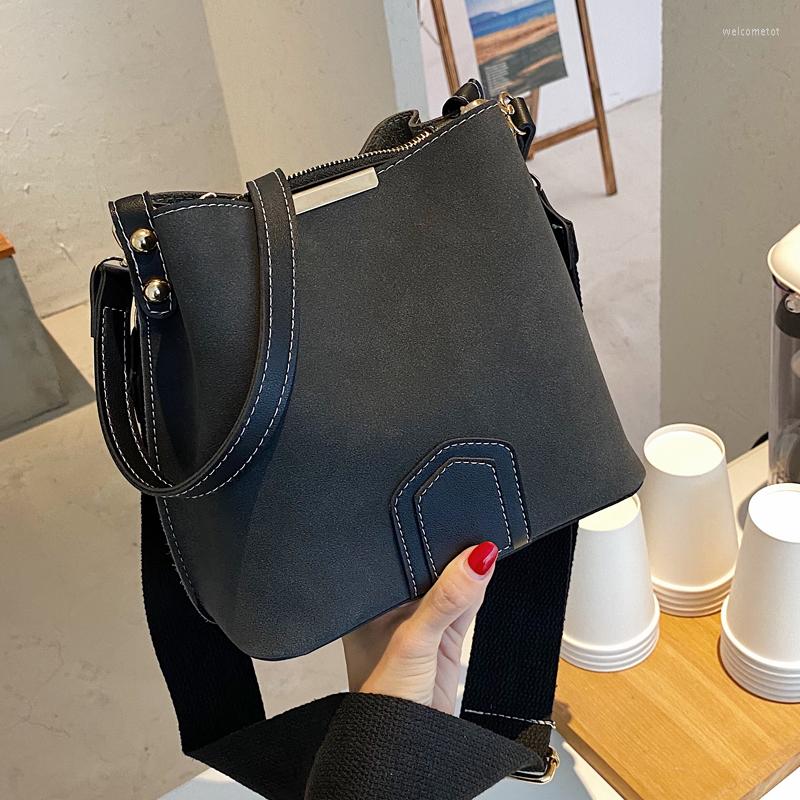 

Evening Bags Large Capacity Shoulder Bag Bucket High Quality Fashion PU Leather Frosted Crossbody, Black