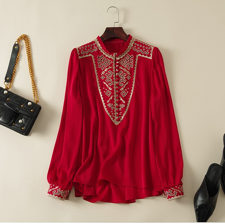 

2023 Spring Red Paisley Embroidery Silk Blouse Shirt Long Sleeve Stand Collar Hollow Out Buttons Single-Breasted Pullover Style Soie Top Shirts R3F216166