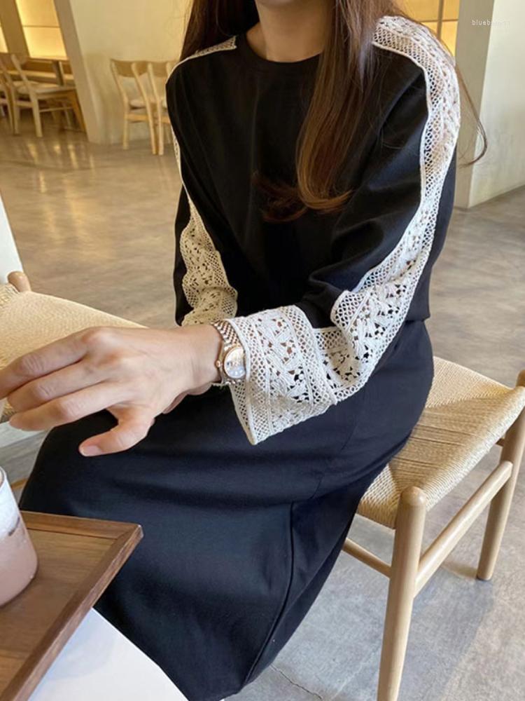 

Casual Dresses Korobov Korean Vintage Robe O-neck Lace Splicing Hollow Out Hook Flower Dress Long Sleeves T-shirt Fashion Vestidos, Black