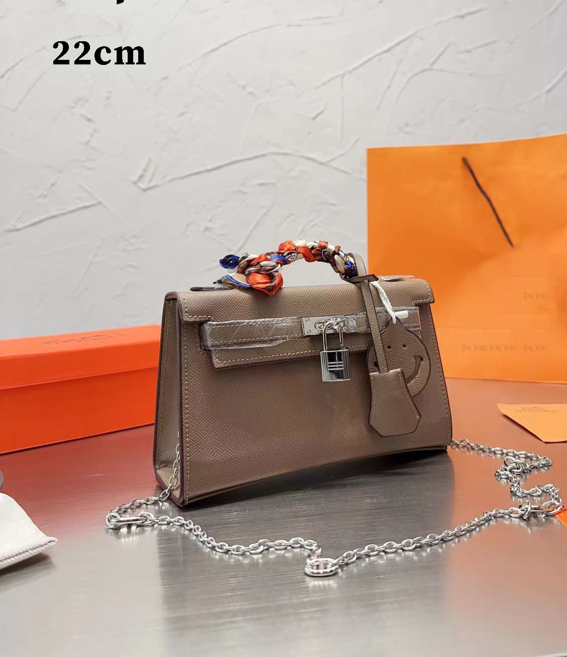 

Shoulder Bags Designer Tote Women Lock bag silver chain gold buckle Handbag Cross body Alligator pattern Leather bag Letter Hardware tops quality h 2023