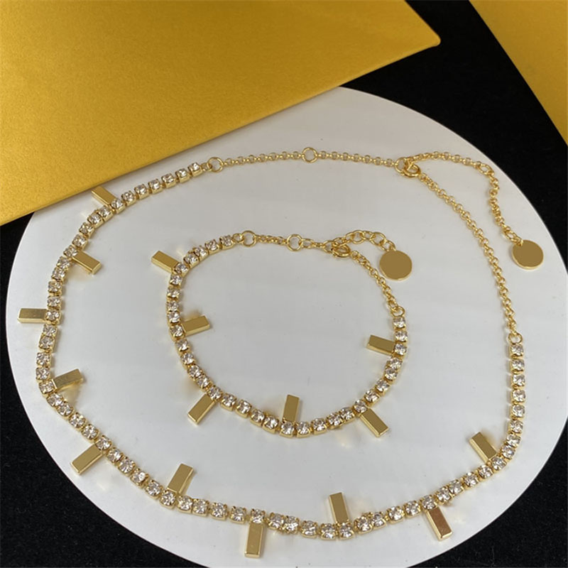 

Multiple Golden Pillars Pendant Necklaces Full Diamond Chain Bracelets Women Party Club Luxury Jewelry
