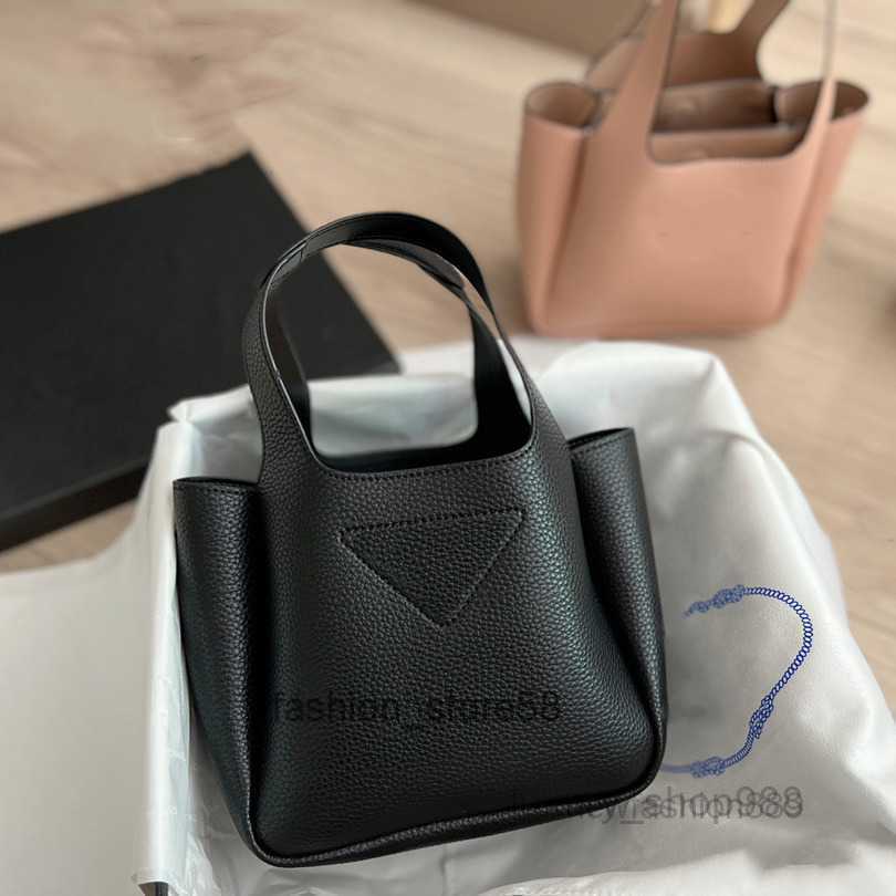 

Evening Bags Clutch Totes Designer Designers Luxurys Women Handbags Solid Color Bag Letter Triangle Woman Handbag Temperament Versatile Ladies Shoulder B