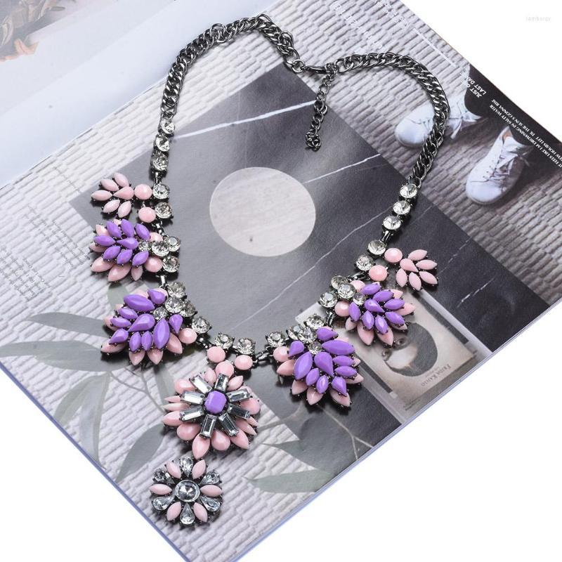

Choker Luxury Crystal Flower Necklace Pendant Fashion Women Multicolor Wedding Maxi Statement Jewelry Wholesale Gifts