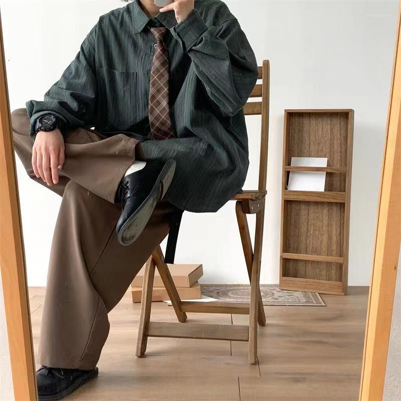 

Men's Casual Shirts Vintage BF Pleated Fabric Lapel Collar Loose Fashion Trend Solid Color Long Sleeve Clothes Size M-2XLMen's Che, Green