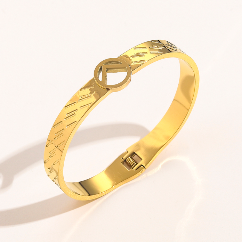 

18K Gold Bangle Bracelets Women Luxury Designer Stainless steel Letter Bracelet Crystal Stainless steel Wedding Gift Fashion Versatile Couple Accessories
