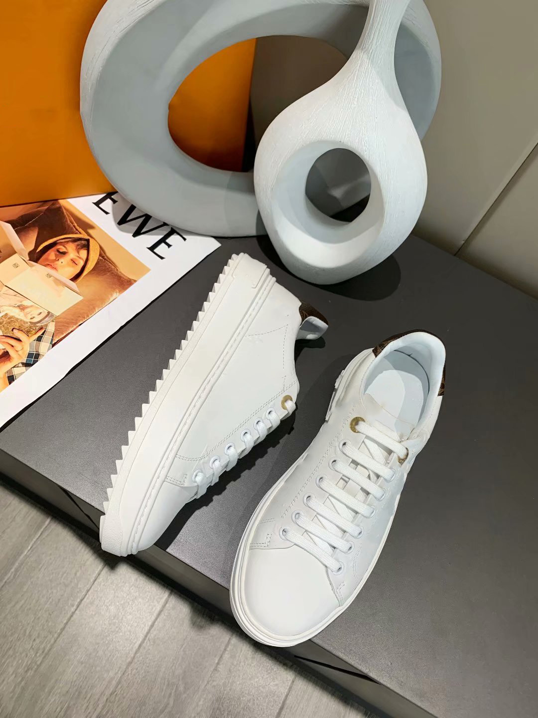

Casual shoes women Travel leather lace-up sneaker 100% cowhide fashion lady Flat designer Running Trainers Letters woman shoe platform men gym sneakers