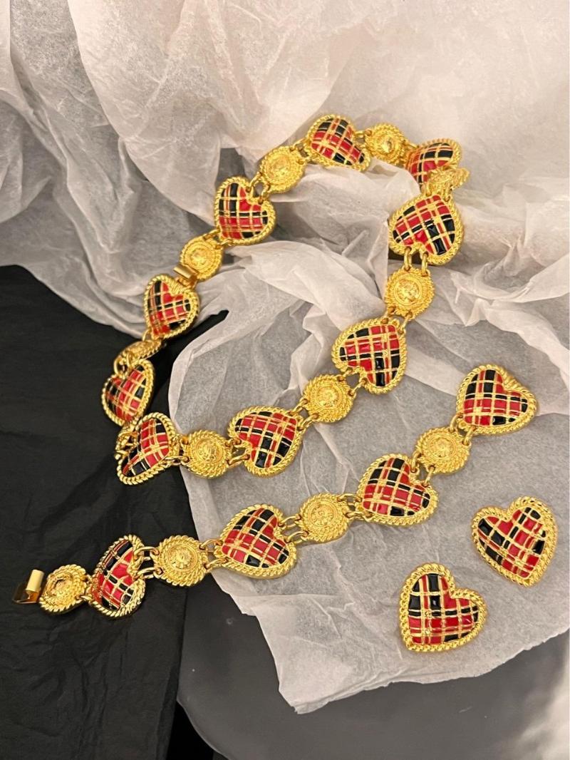 

Choker French Retro Peach Heart Plaid Necklace Women's Design