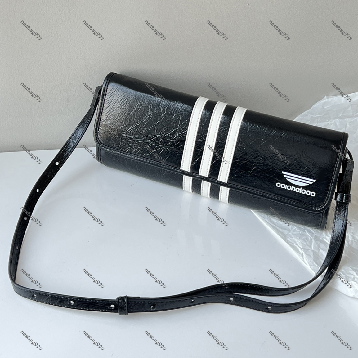

2023 New Luxury Designer Bag Women Single Shoulder Bag Fashion HOBO Bag Simplicity and Atmosphere Handbag Womens Crossbody Bag 2 colors, Black