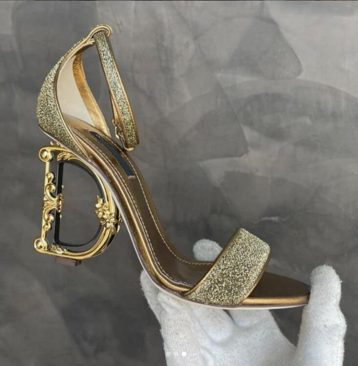 

Famous Keira Sandals Shoes brand Women Polished Calfskin Baroquel Heels Patent Leather Lady Gold-plated Carbon Gladiator Sandalias Party Wedding EU35-43