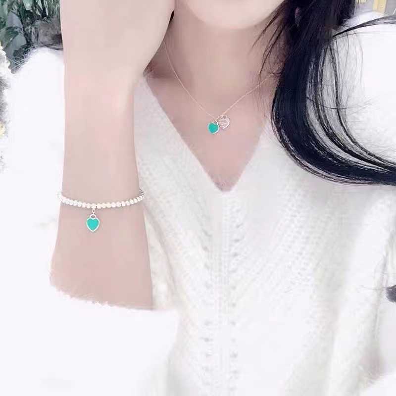 

Charm Bracelets new in TIF Luxury Brand Fashion Classic Green Red Enamel Heart 925 Sterling Silver Bracelet for Women High Quality Jewelry Gifts L230227