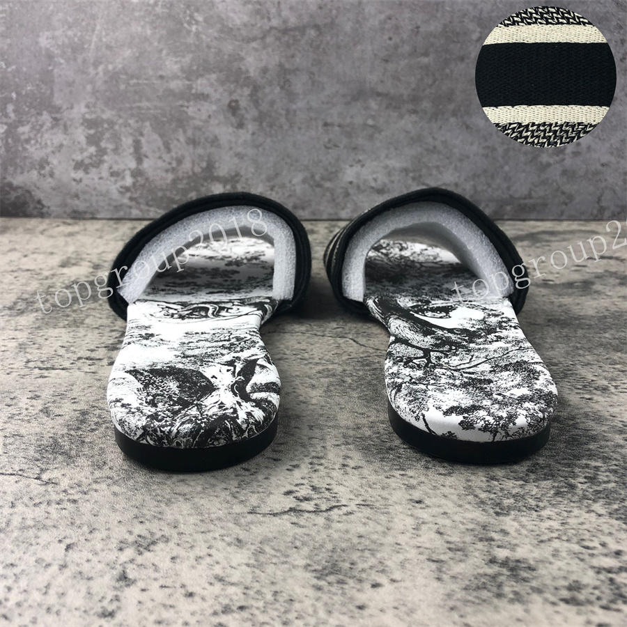2023 Women Slippers Fashion Woman Slipper Soft Leather Classic Designer Sandal Slides Summer Women Sandals Triangle Metal Luxury Sandles Scuffs with